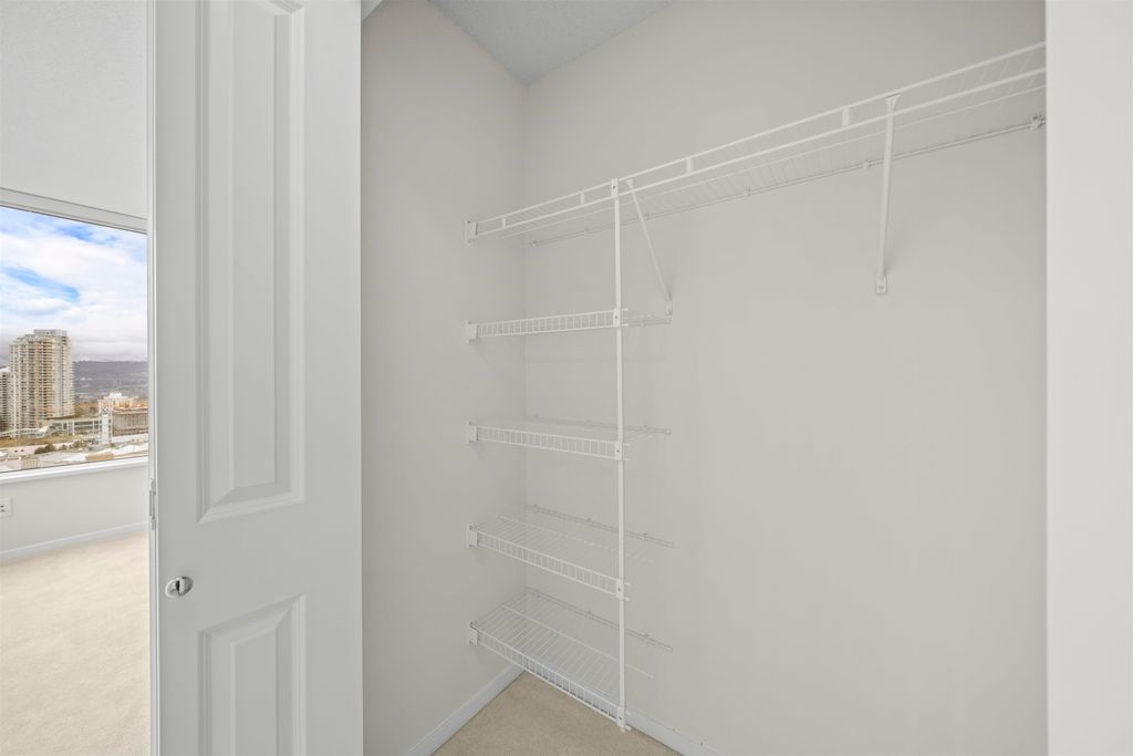 listing image 1102056281241075239