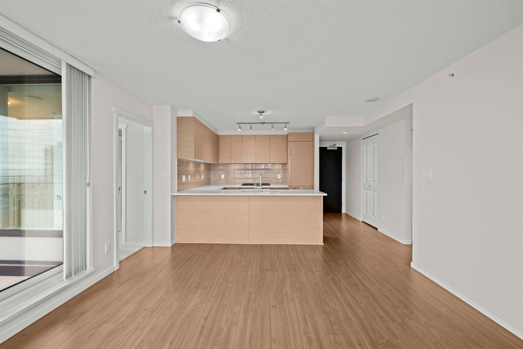 listing image 1105412805302858619