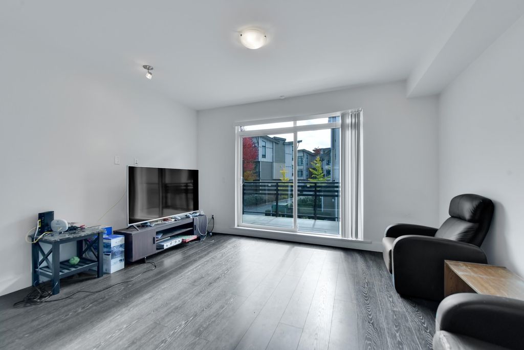 listing image 1103861540453638389