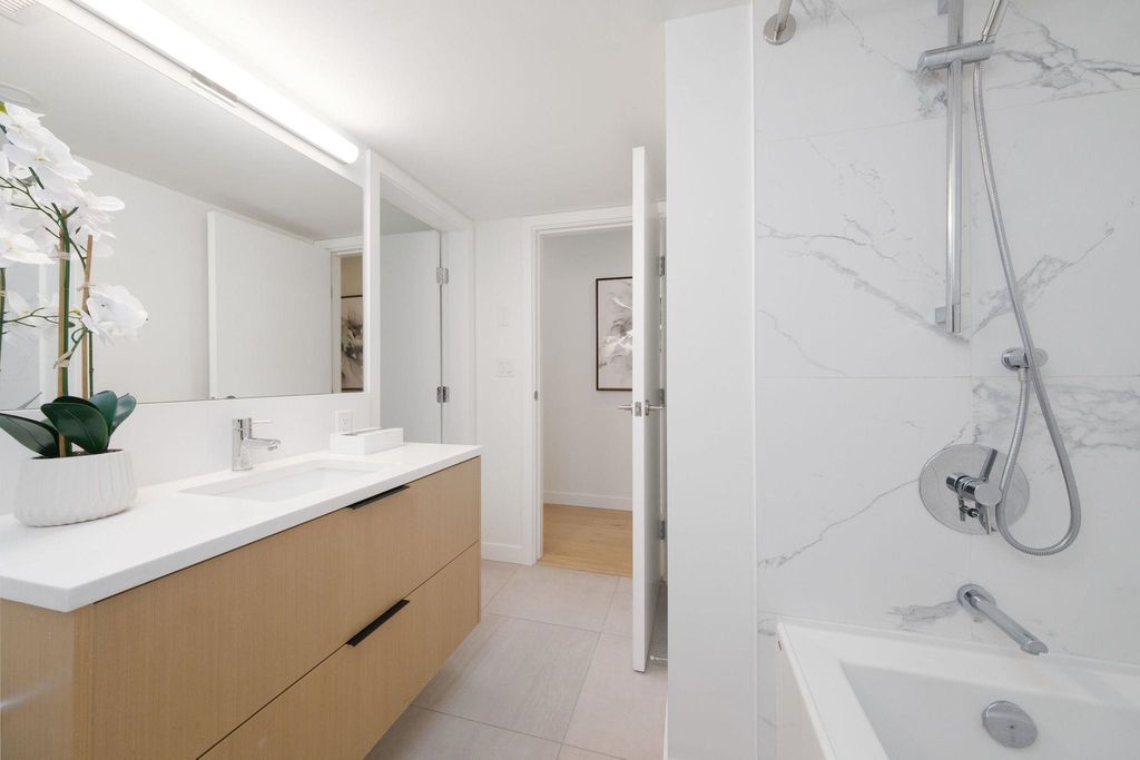 listing image 1107965467179136113