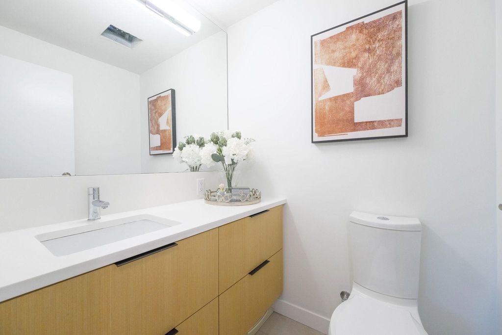 listing image 1103784666185808354