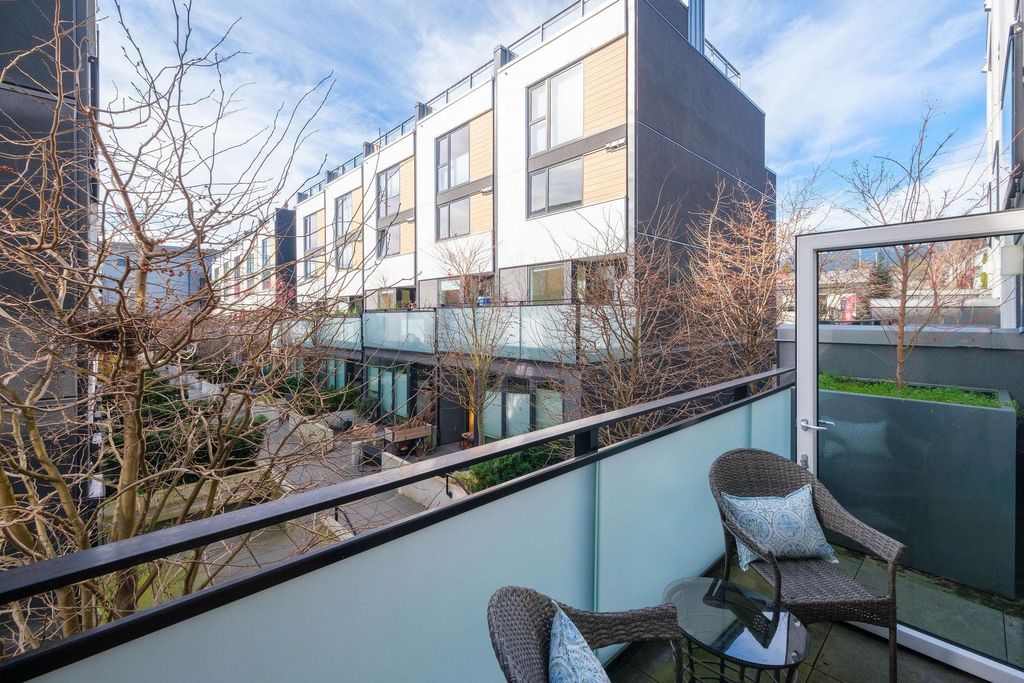 listing image 1106433484428598208