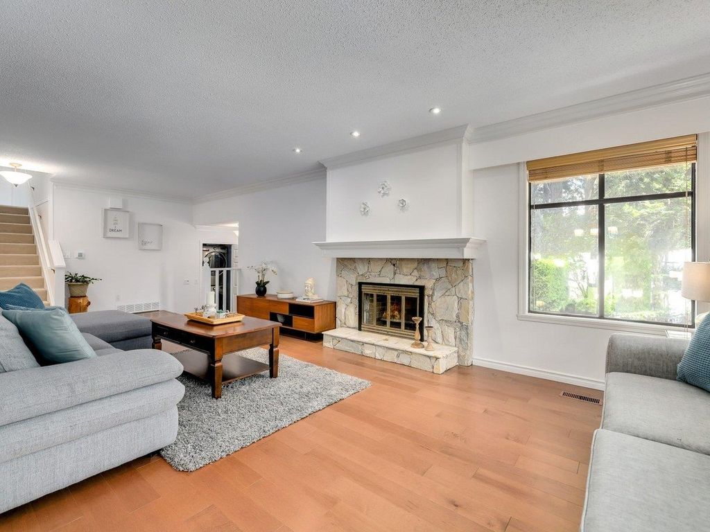 listing image 1101742824942243573