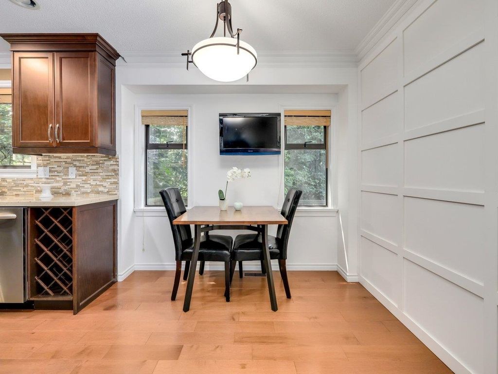 listing image 1106668011651818867