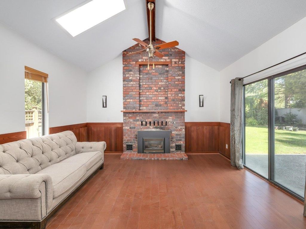 listing image 1100531490378722498
