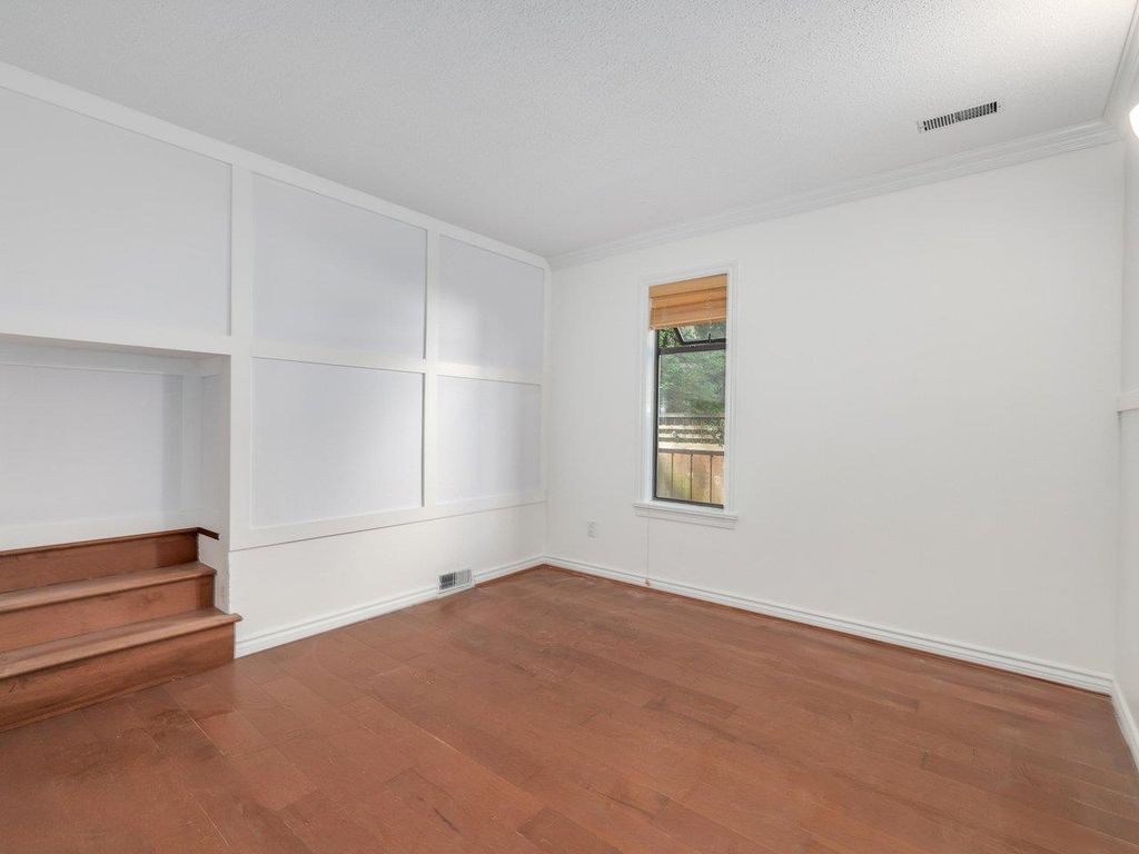 listing image 1106253003649843979