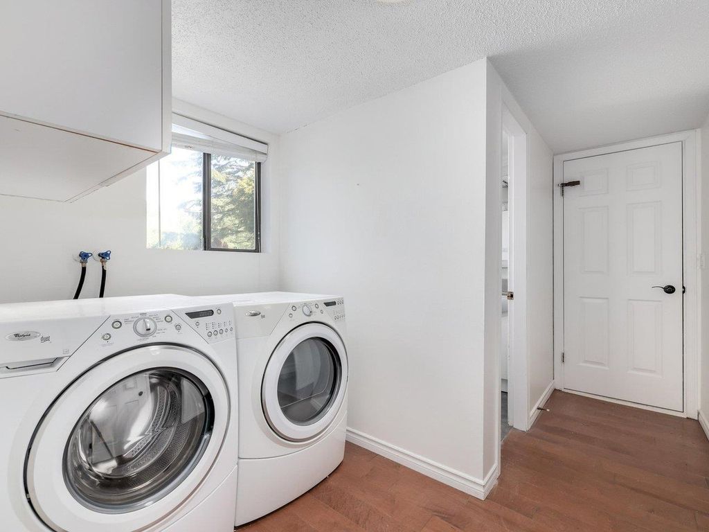 listing image 1102401885366968776