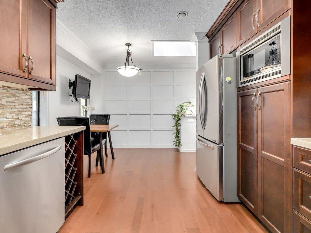 listing image 1107865101005115898