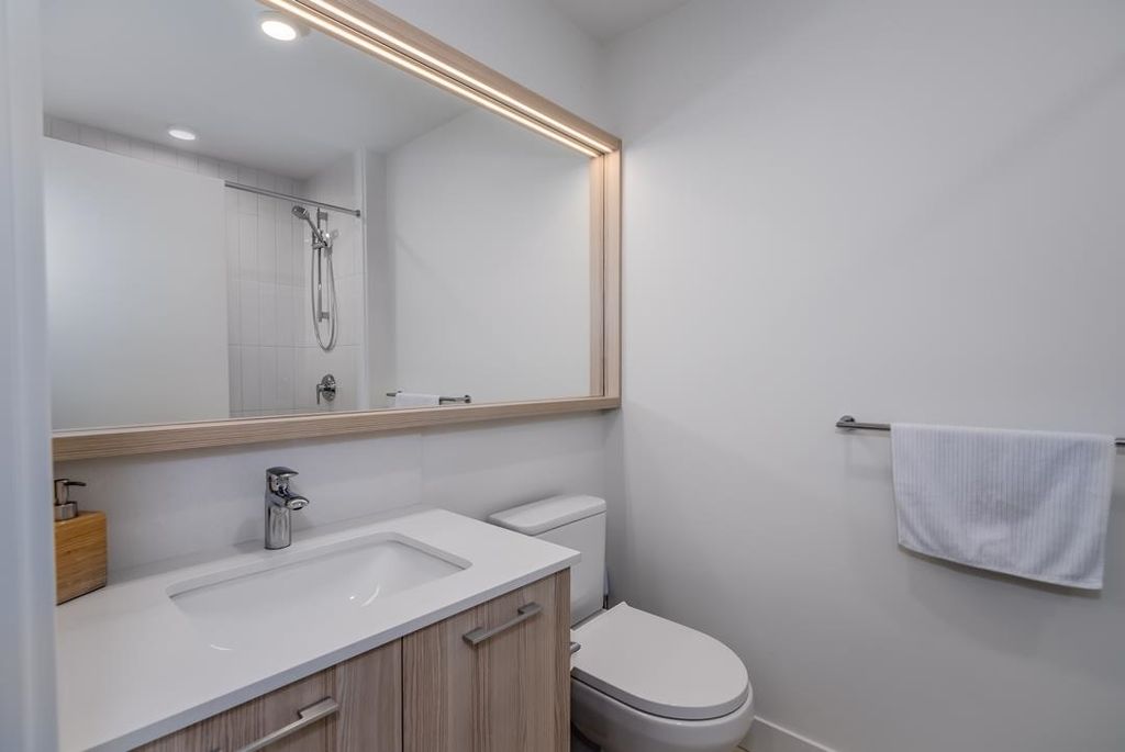 listing image 1109251385630734066