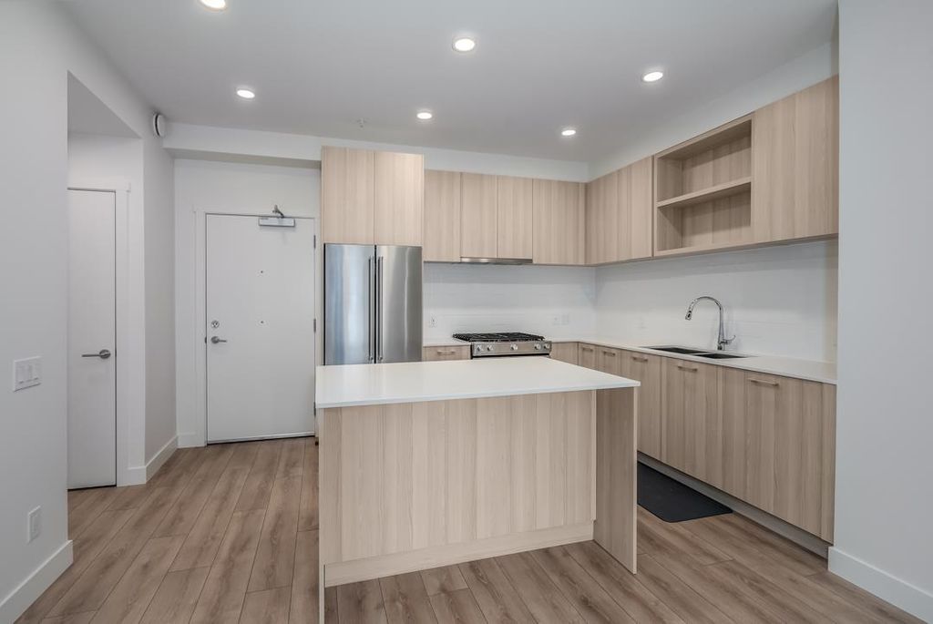 listing image 1100901025989990384
