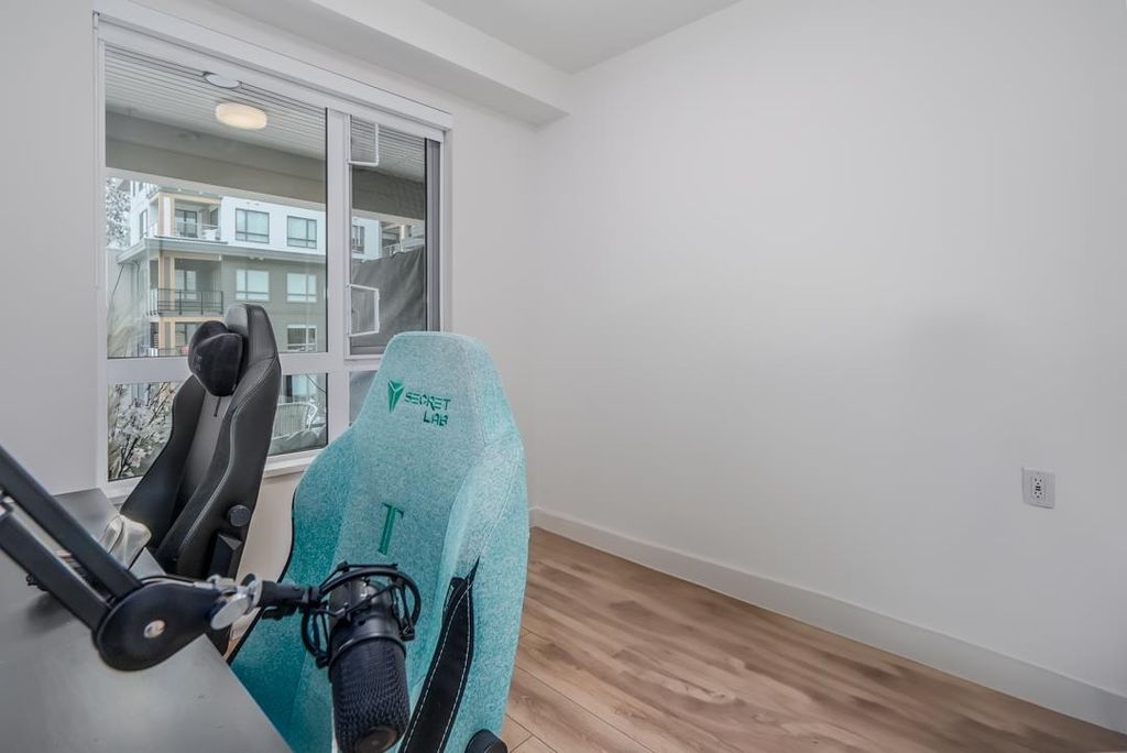 listing image 1102802692712264216