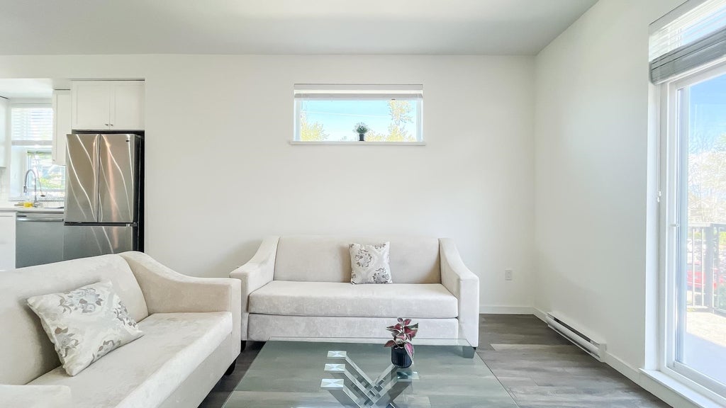 Photo of 15487 99a Avenue #1, Surrey, BC V3R 0G9 (MLS # R3175837)
