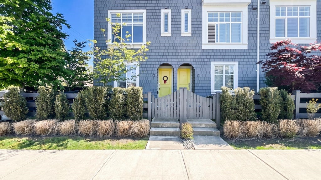 Photo of 15487 99a Avenue #1, Surrey, BC V3R 0G9 (MLS # R3175837)