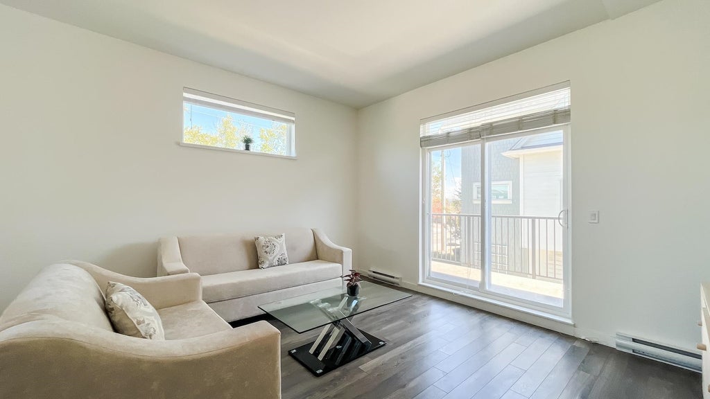 Photo of 15487 99a Avenue #1, Surrey, BC V3R 0G9 (MLS # R3175837)
