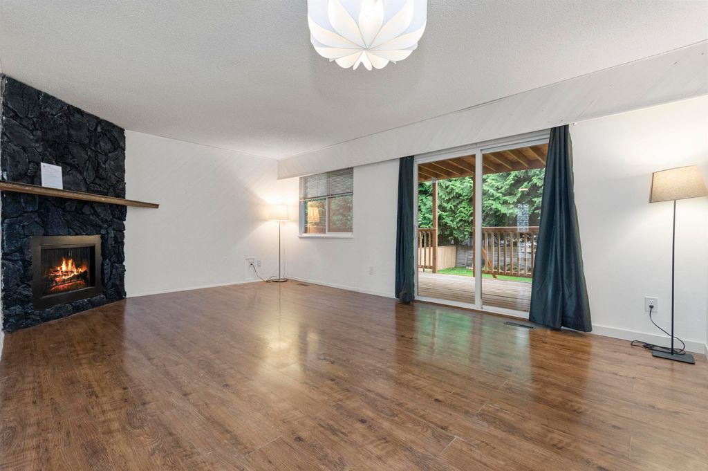listing image 1101444711379621683