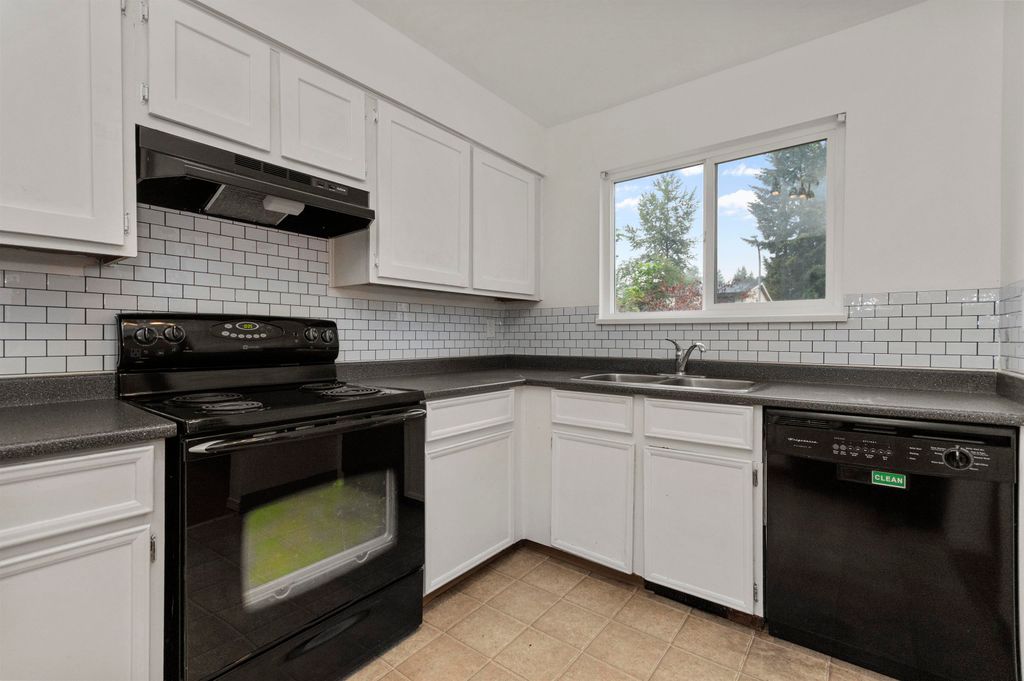 listing image 1105470471737344119