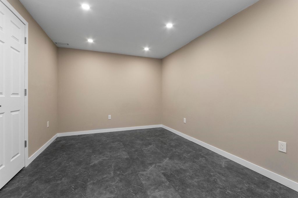 listing image 1101950542286025980