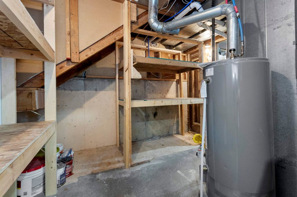 listing image 1104014908849317575