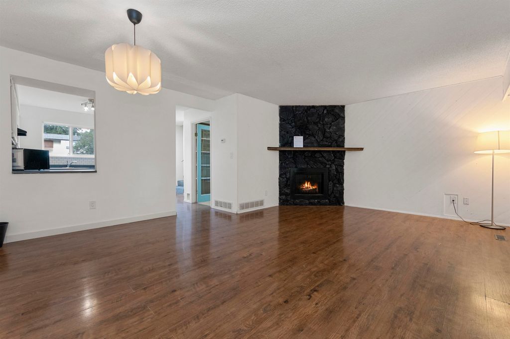 listing image 1108225558938319390