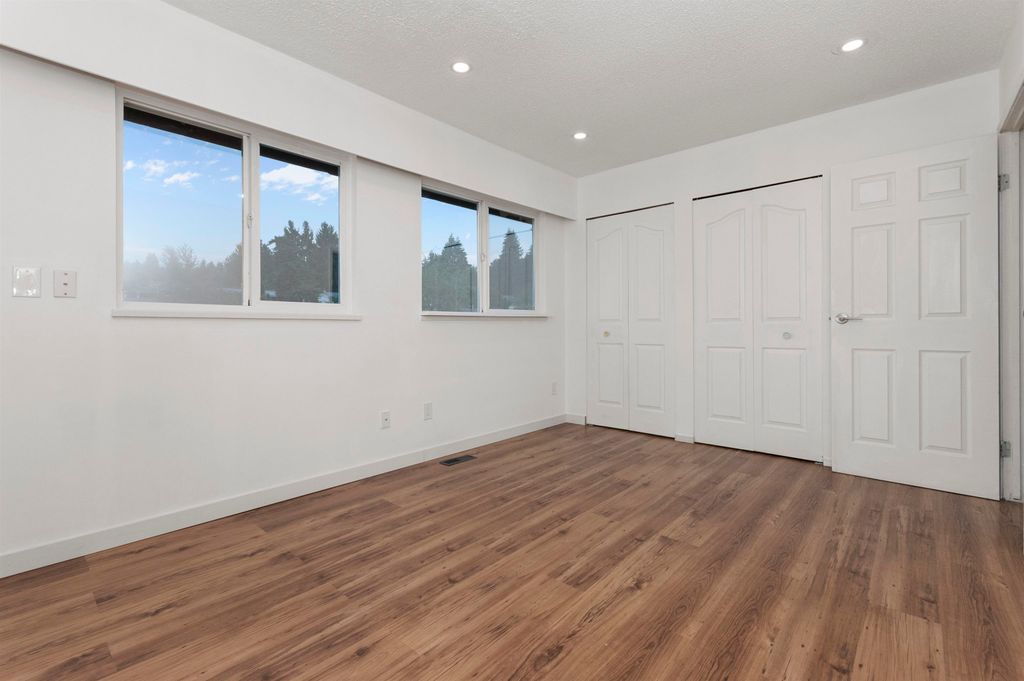 listing image 1101528259220109727