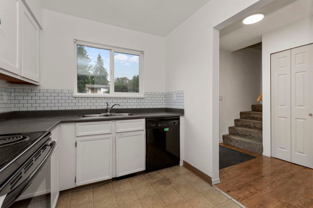 listing image 1104395597215306218