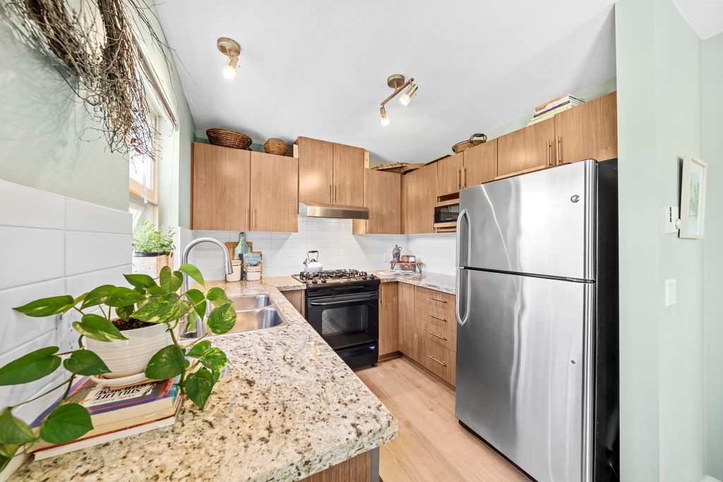 listing image 1102529038185055161