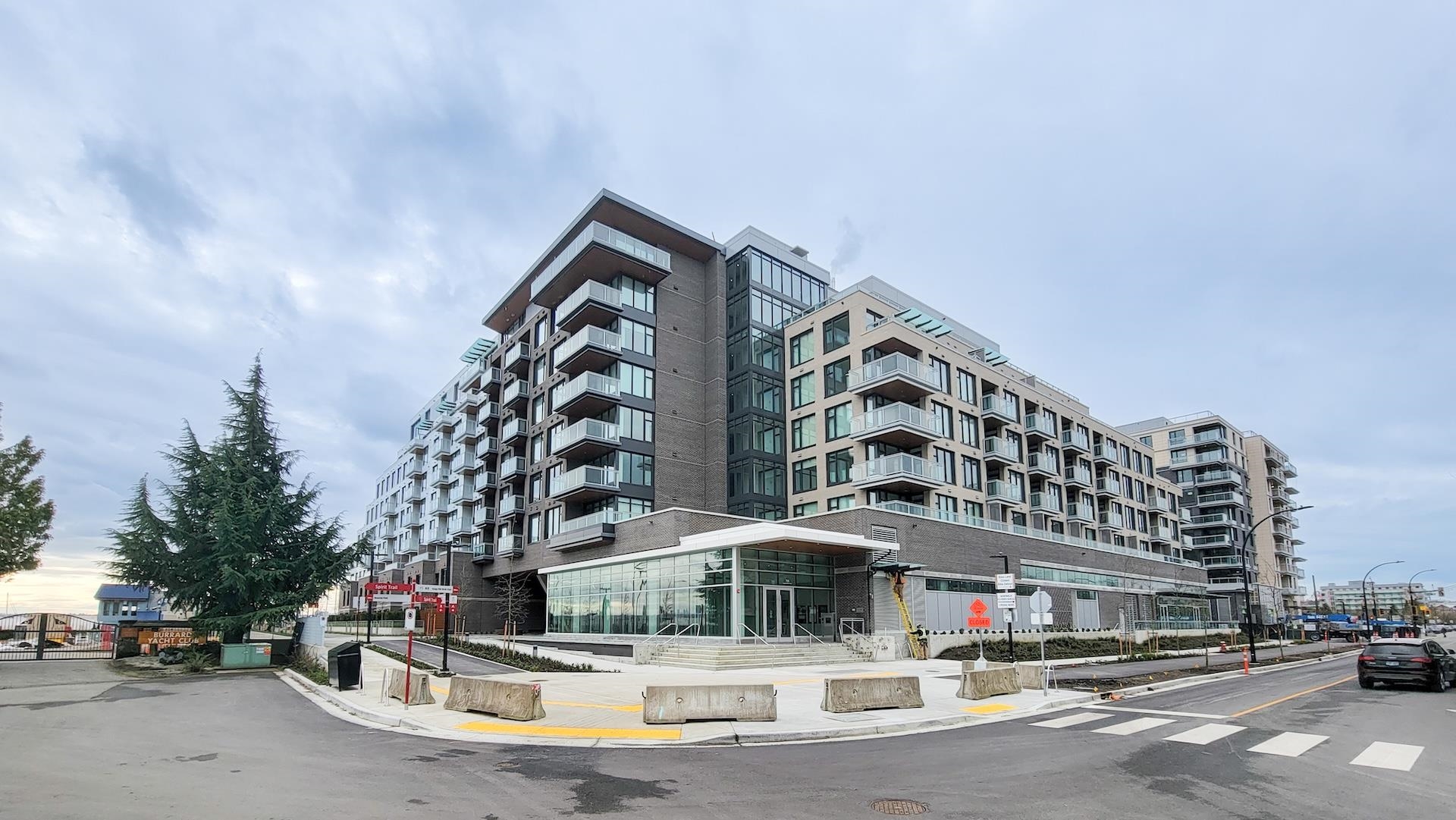 755 Harbourside Drive 327
