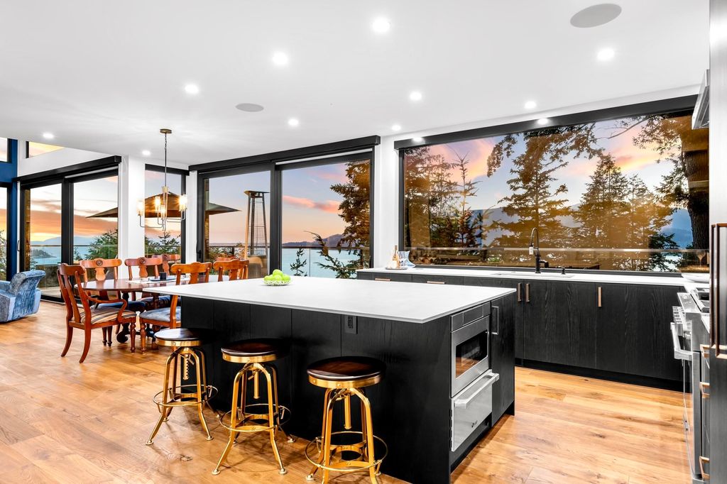 listing image 1104041692525599232