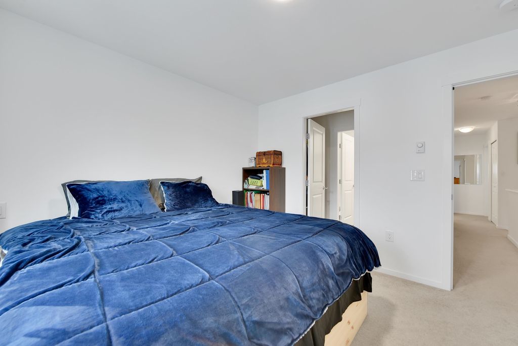 listing image 1104457608251358756