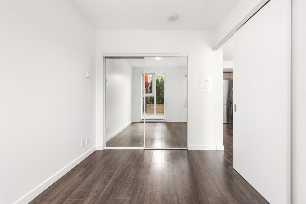 listing image 1104175551860879199