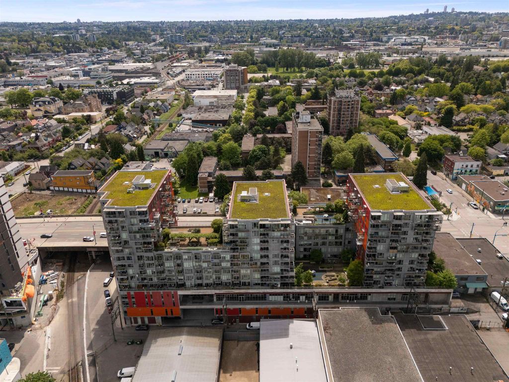 listing image 1109663306021814557