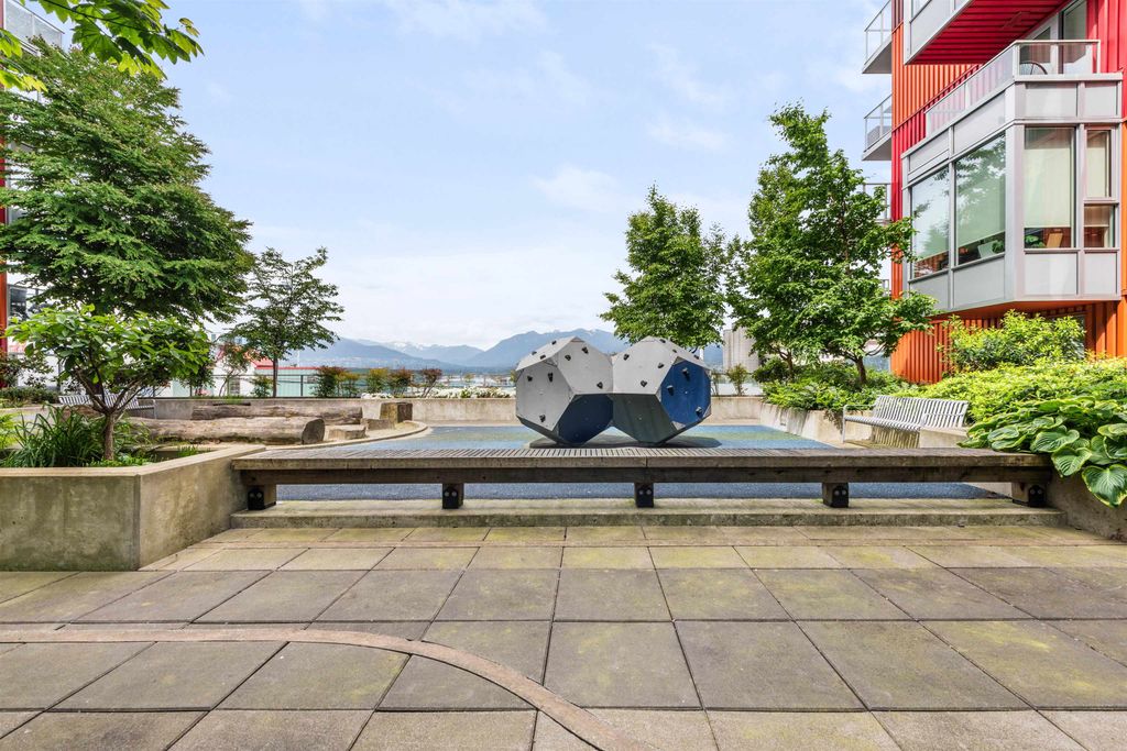 listing image 1105879414376976246