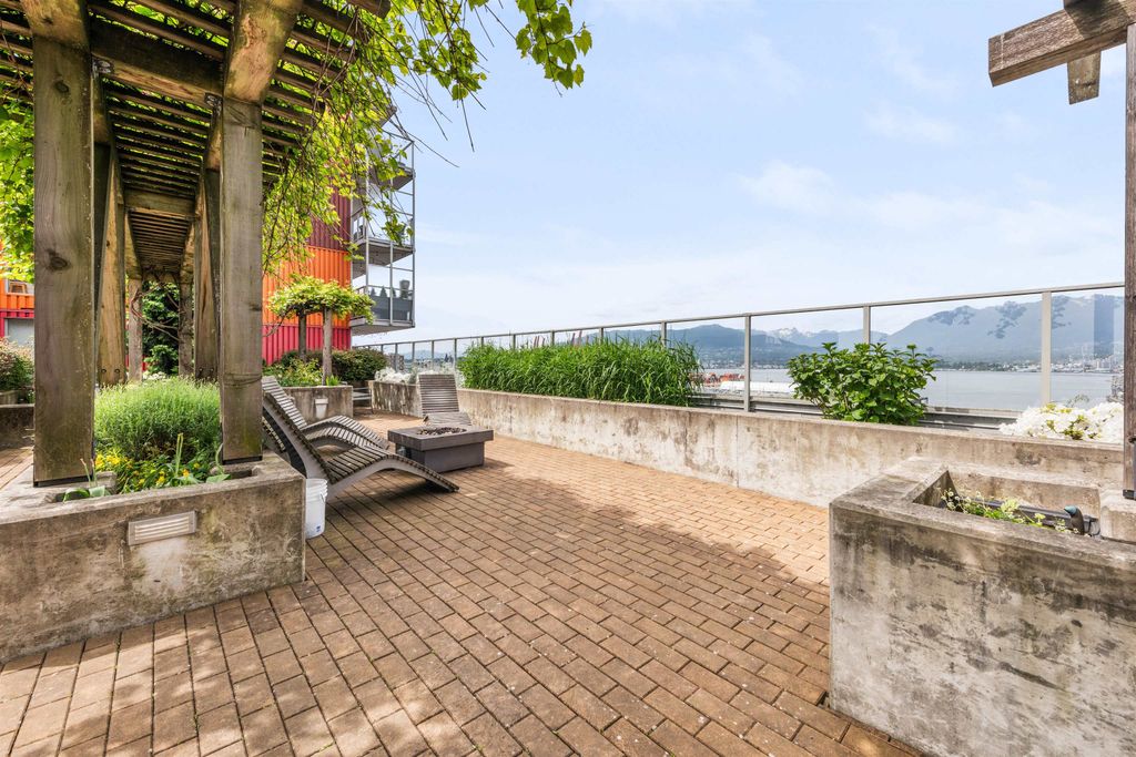 listing image 1101386867162797321