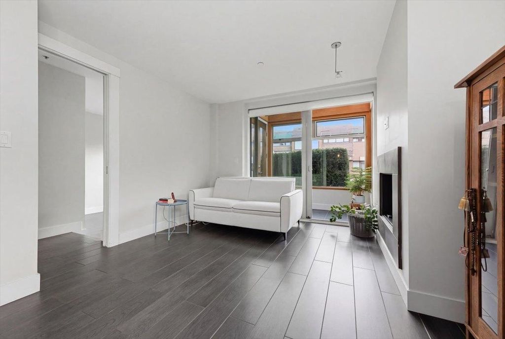 listing image 1109423654295089407