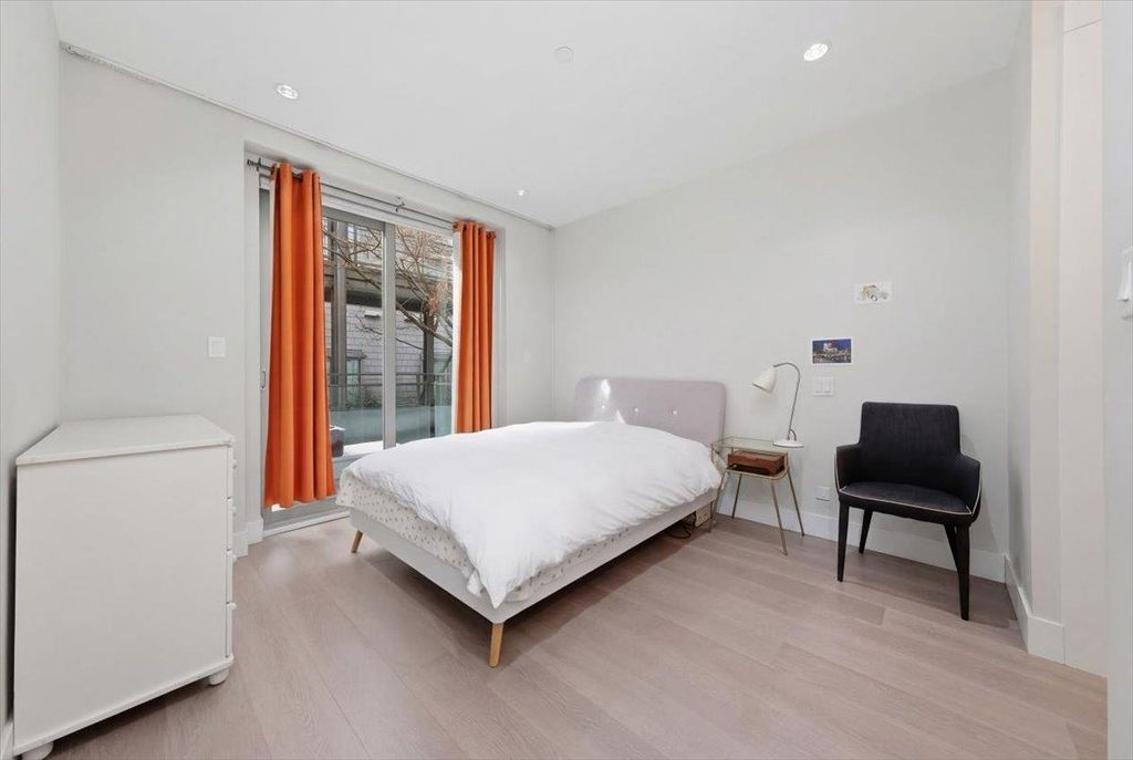 listing image 1104356043394042582