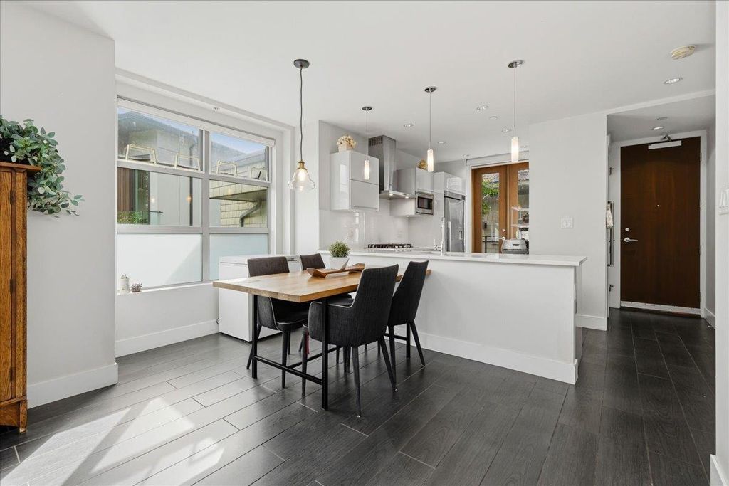 listing image 1105245797512338200