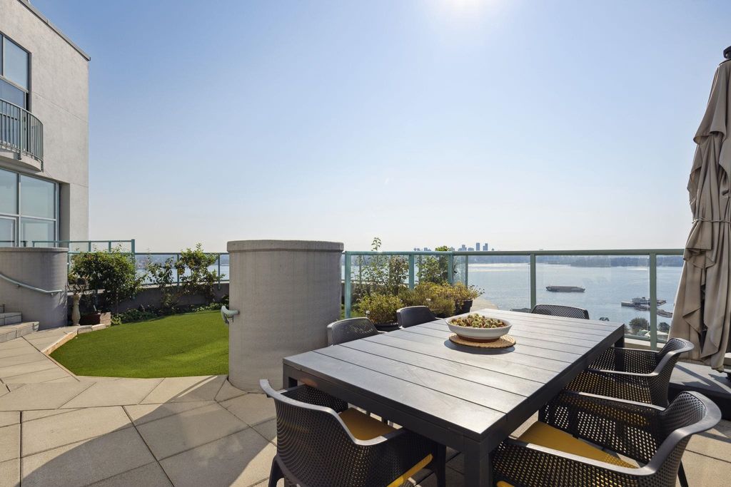 listing image 1105635593193433782