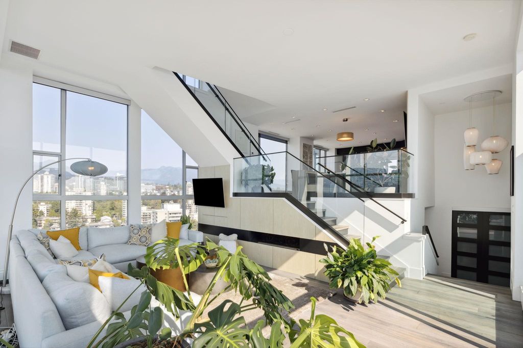 listing image 1104562485759579329