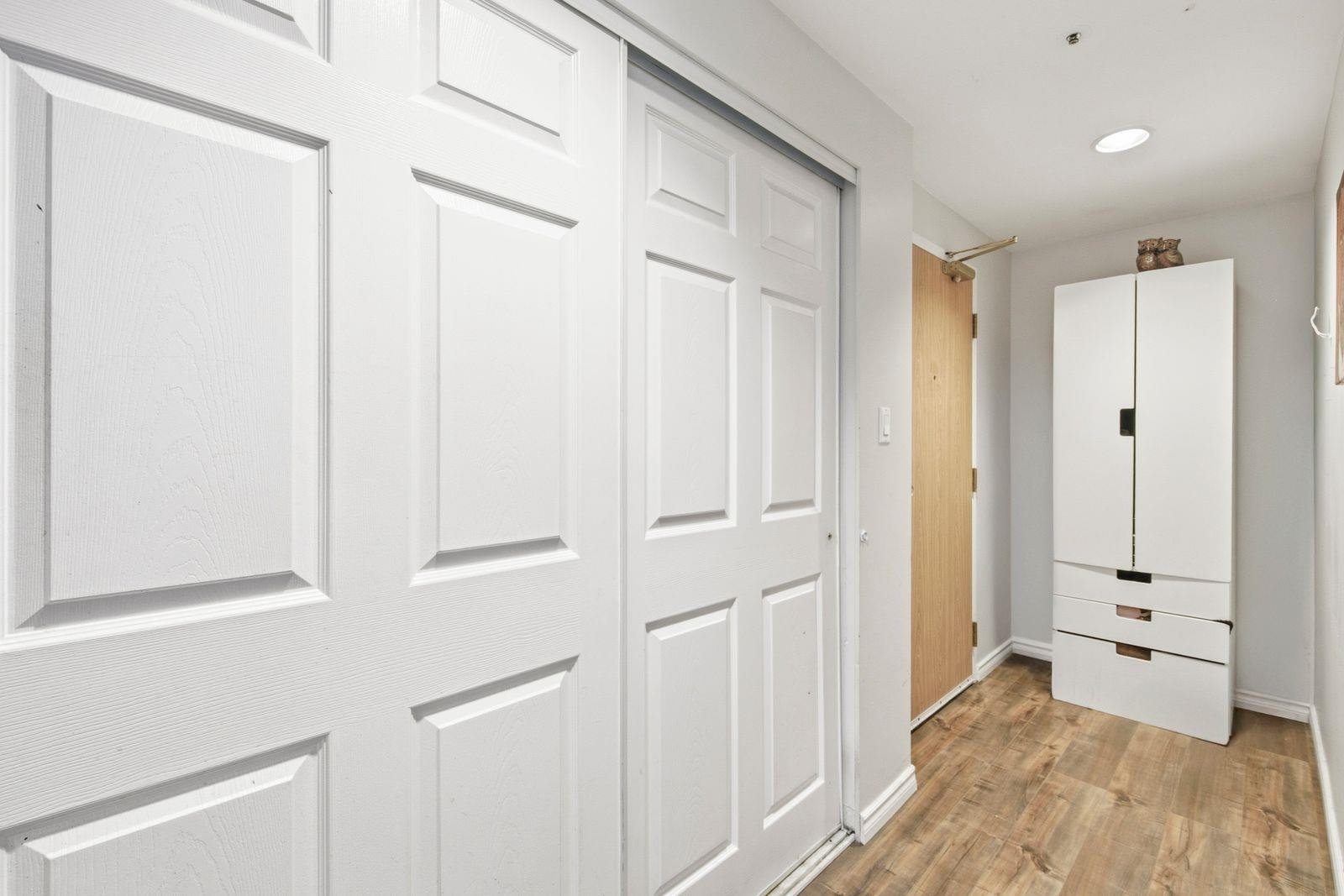 828 Agnes Street 101