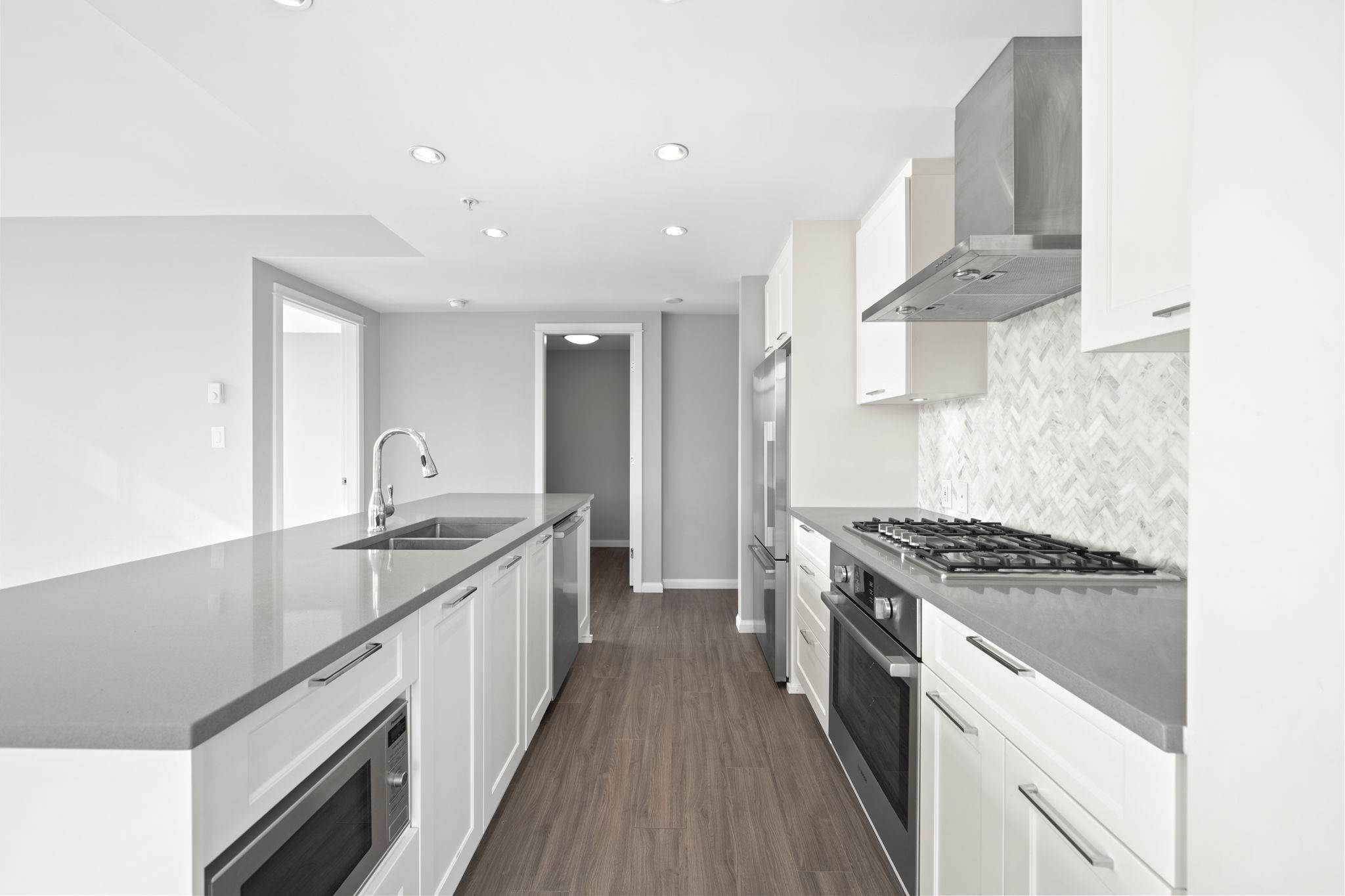 520 Como Lake Avenue 807