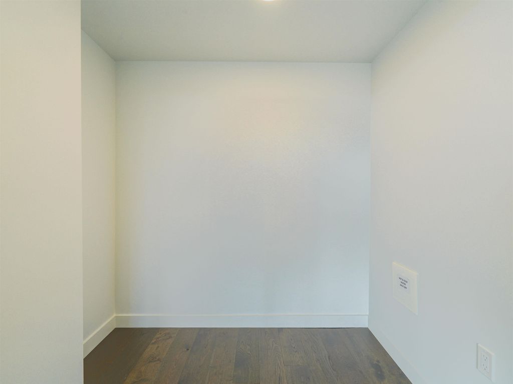 listing image 1100166766736567263