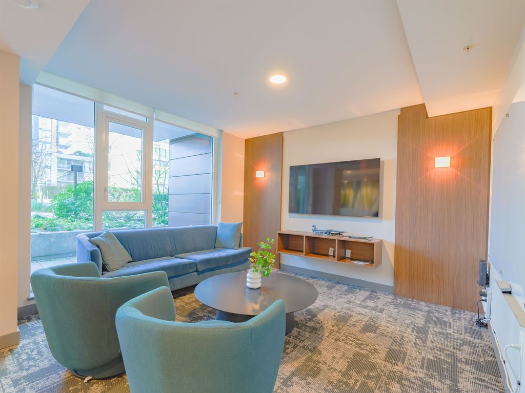 listing image 1106486383671419009