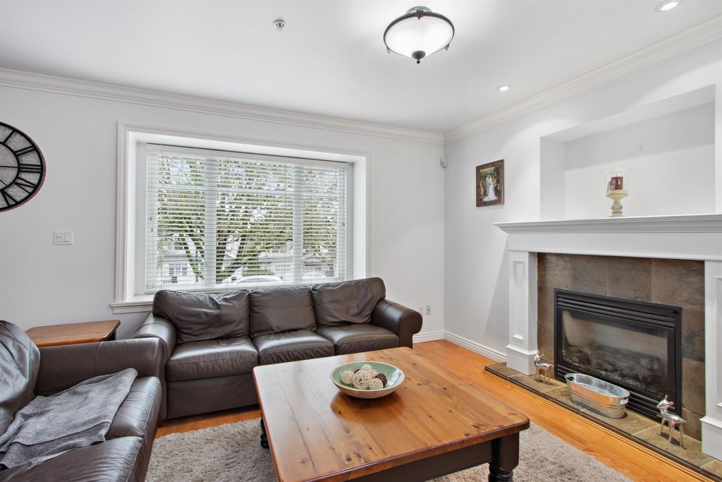 listing image 1100896454923679199