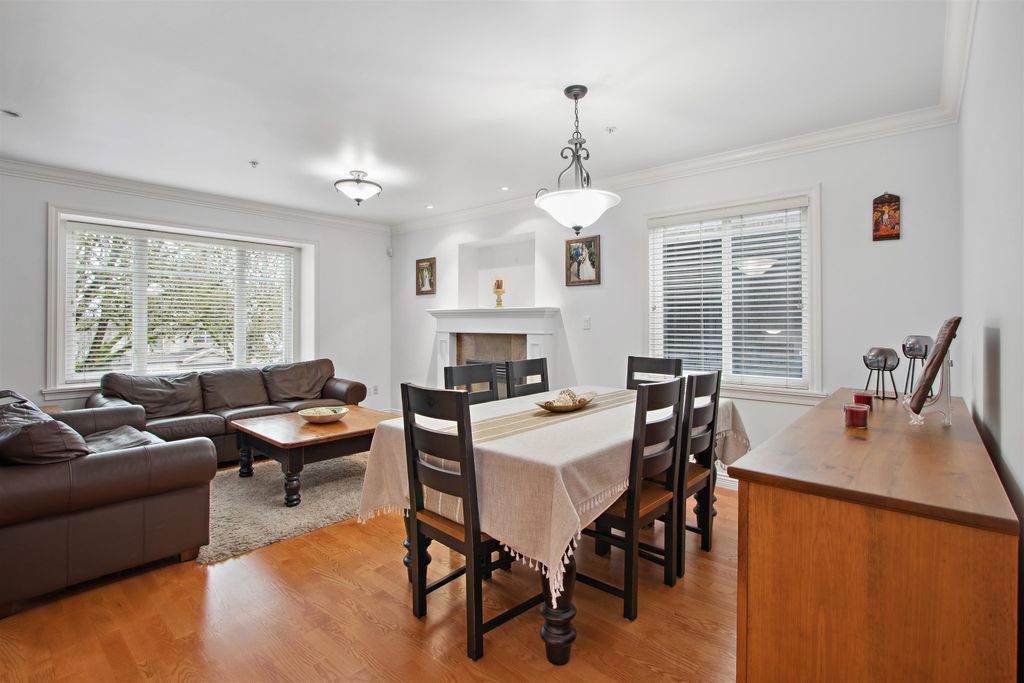 listing image 1106418880356451530