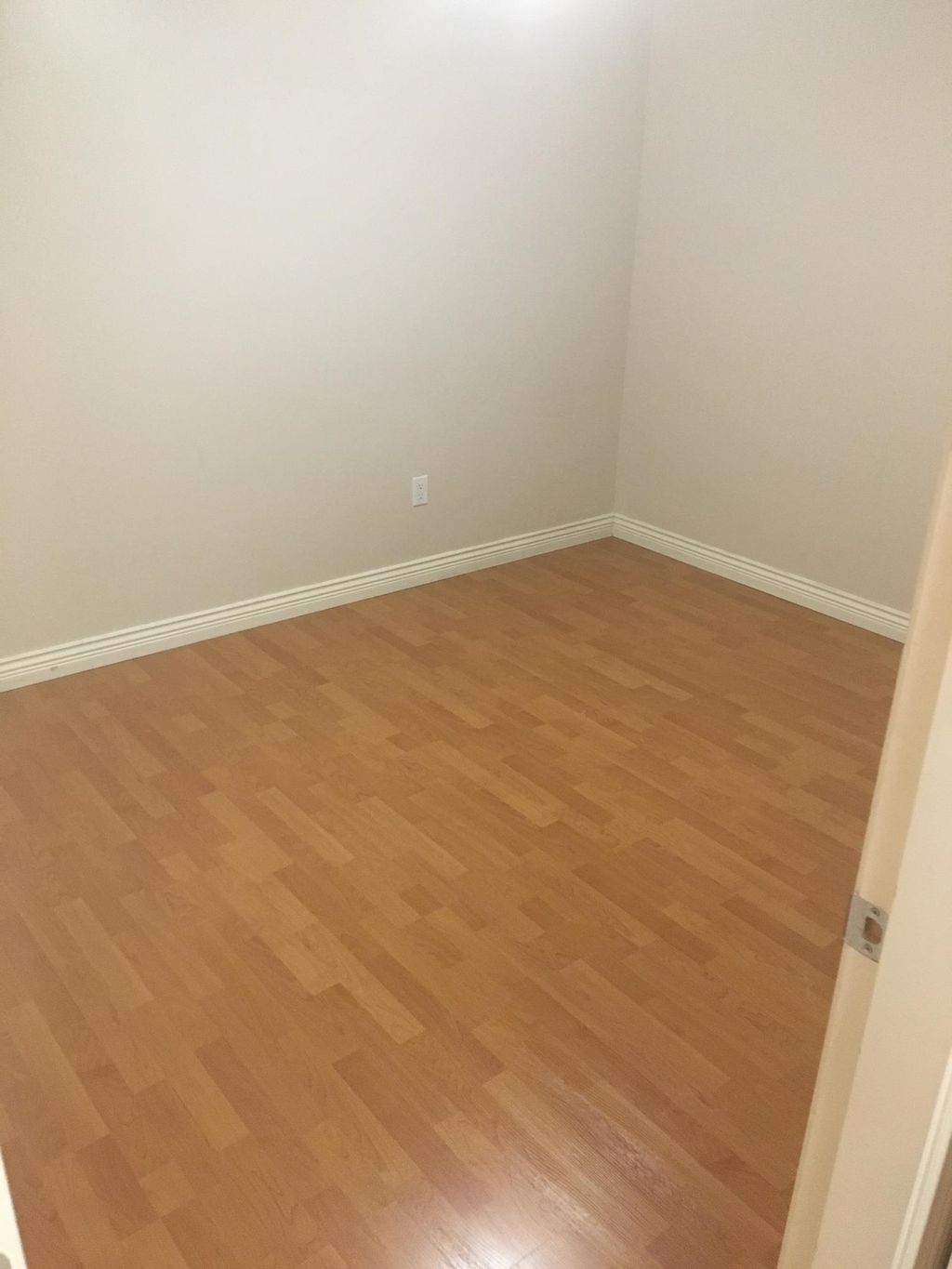 listing image 1104321450978786396