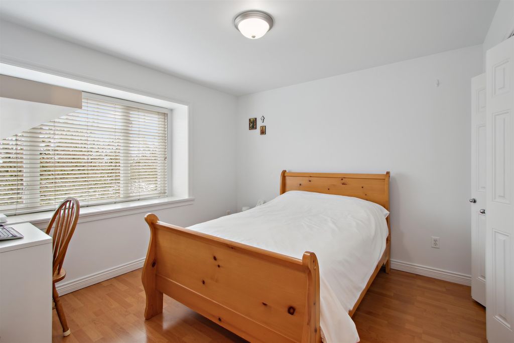 listing image 1109274753030336702