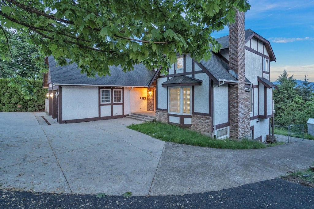 Photo of 35070 Marshall Road, Abbotsford, BC V3G 2B8 (MLS # R3132468)