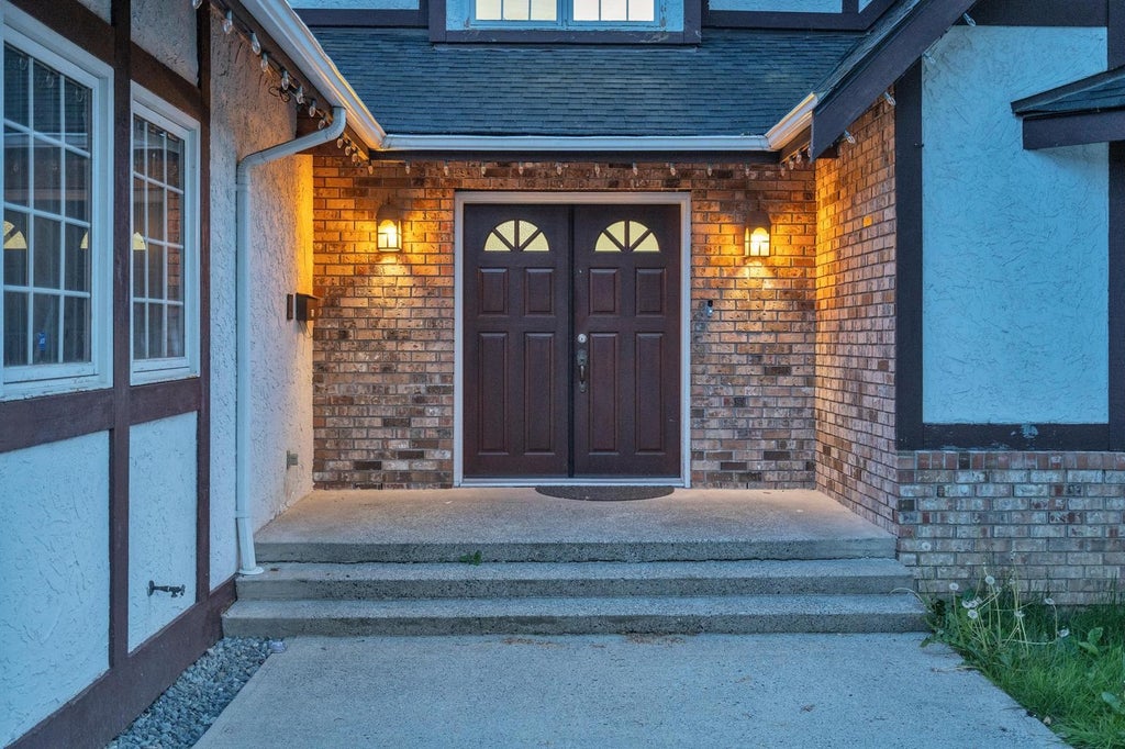 Photo of 35070 Marshall Road, Abbotsford, BC V3G 2B8 (MLS # R3132468)