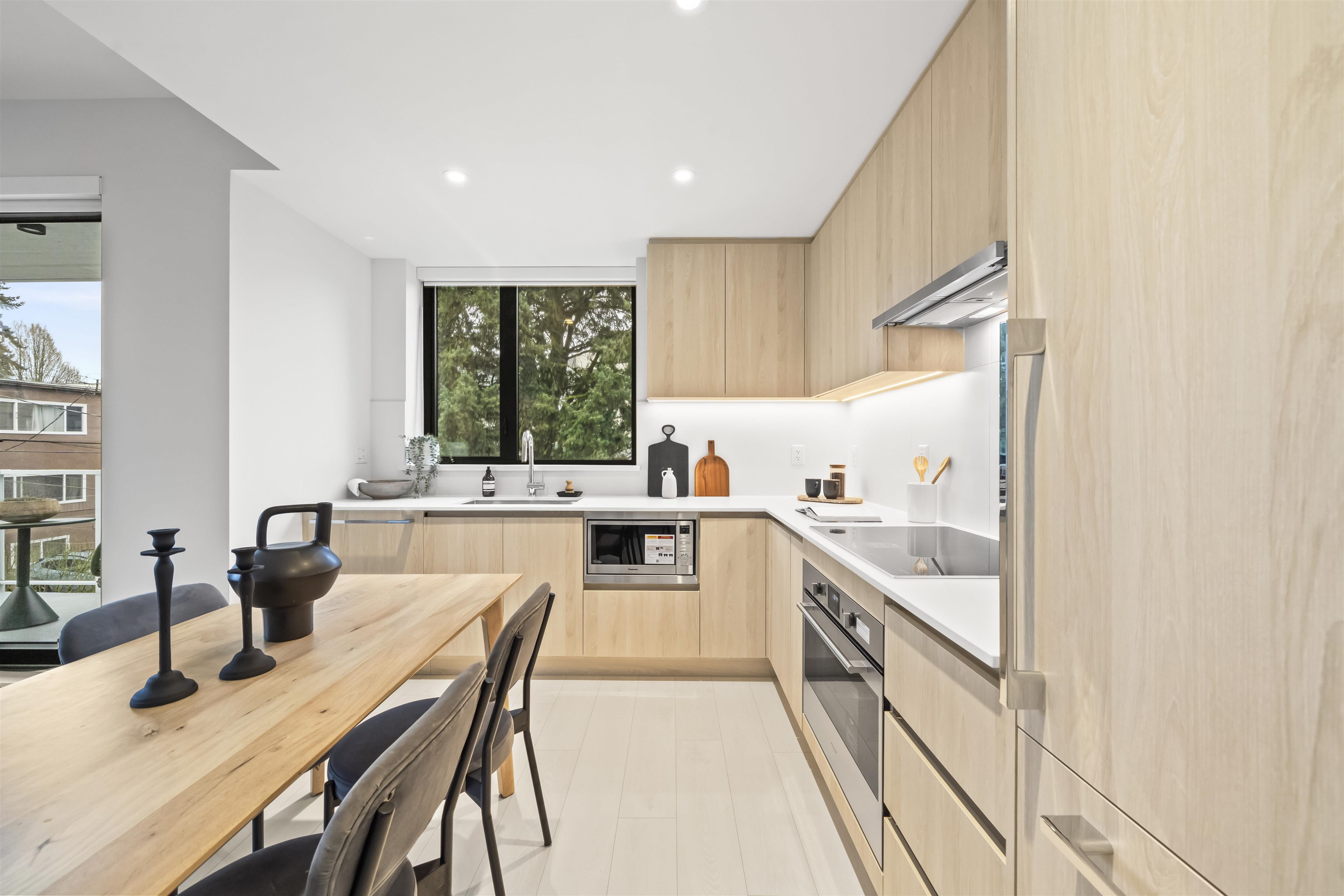 4928 Quebec Street 204