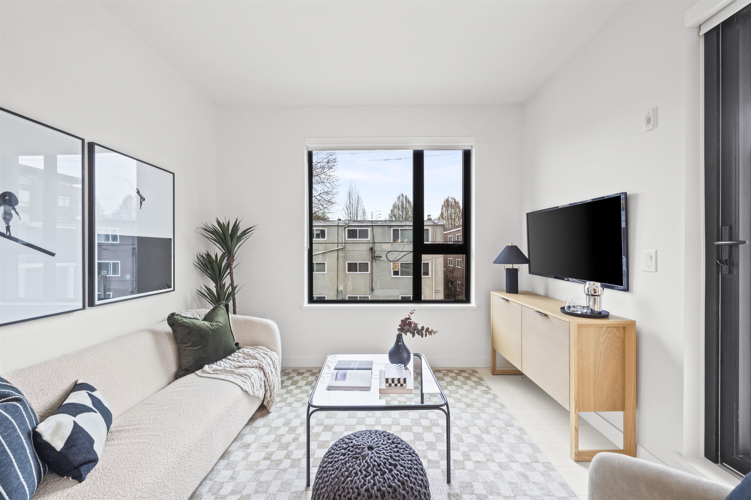 4928 Quebec Street 204